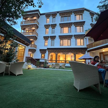 ホテル The Pangong レー エクステリア 写真