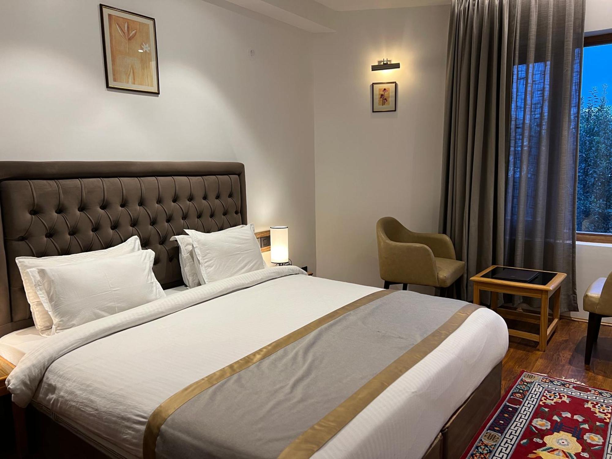 ホテル The Pangong レー エクステリア 写真