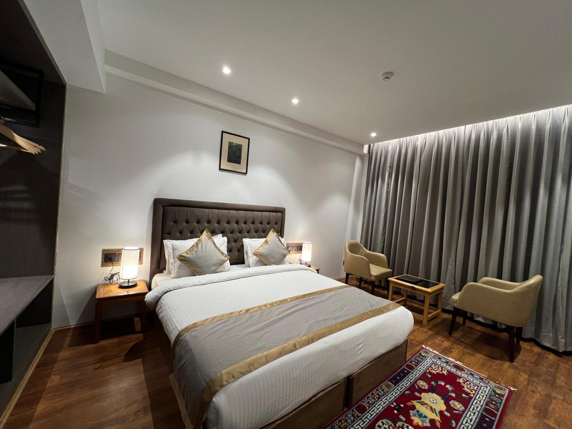 ホテル The Pangong レー エクステリア 写真
