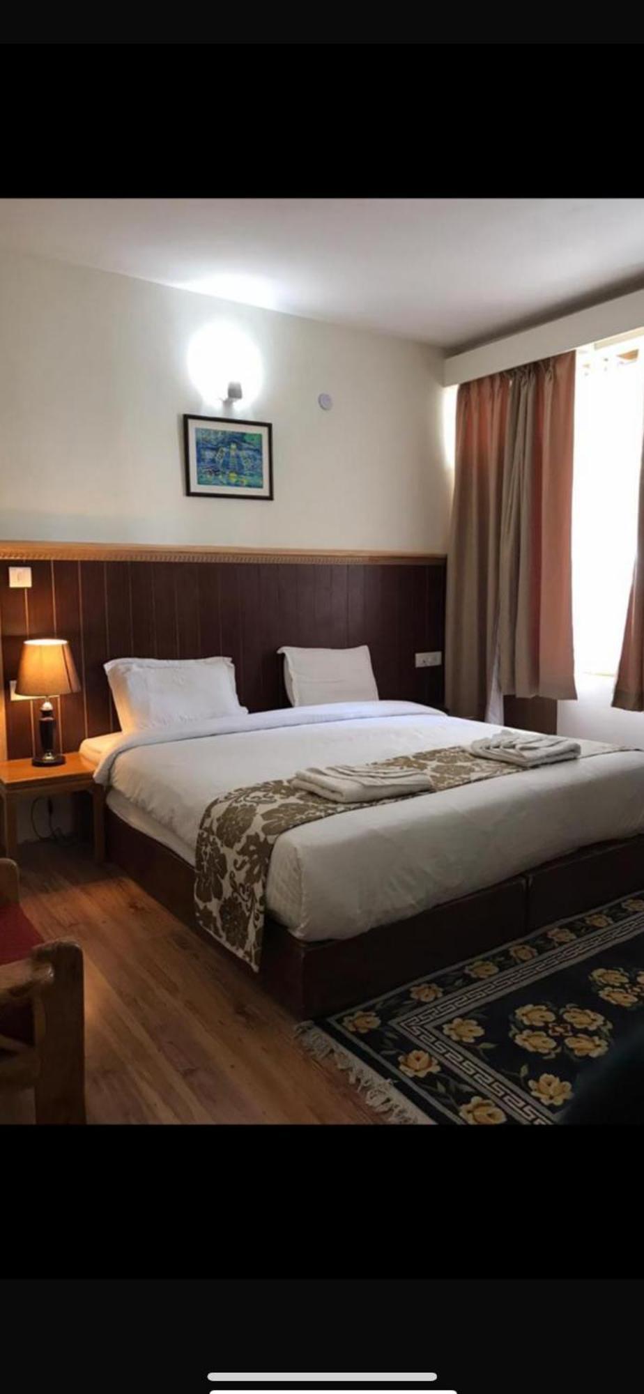 ホテル The Pangong レー エクステリア 写真