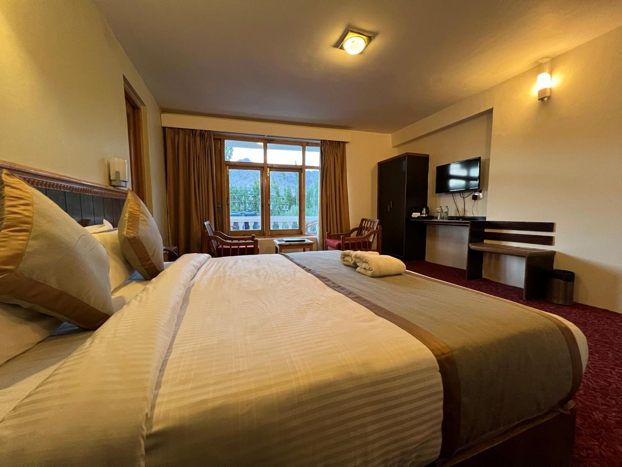 ホテル The Pangong レー エクステリア 写真